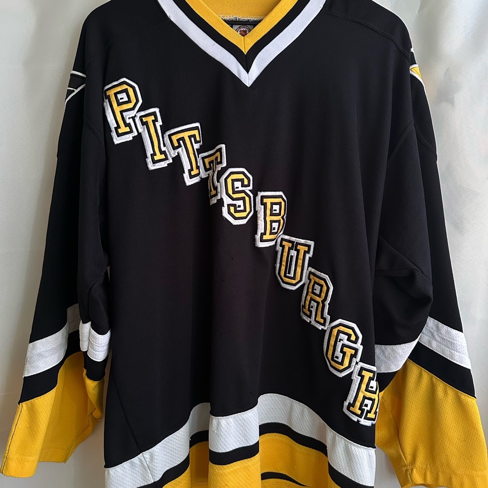 Black and Yellow Pittsburgh Hockey Jersey